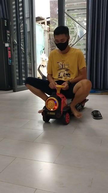 Xe lửa điện cho bé . Ngồi đc 2 người