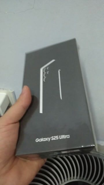 Samsung Galaxy S25 Ultra 256GB Xanh - Nguyên seal. Mua bán Điện thoại tại Thành phố Thủ Đức Tp Hồ Chí Minh được đăng bởi Hoang Minh 56 hình 1