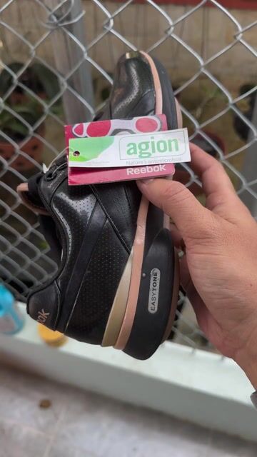 Giày thể thao Reebok full da size 39. Mua bán Giày dép tại Thị xã Hương Thủy Thừa Thiên Huế được đăng bởi 7uấn Boutique hình 1
