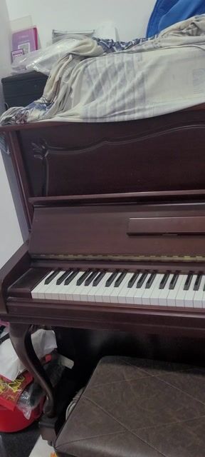 Đàn piano cơ Young Chang. Mua bán Nhạc cụ tại Quận 7 Tp Hồ Chí Minh được đăng bởi Lee Ý hình 1