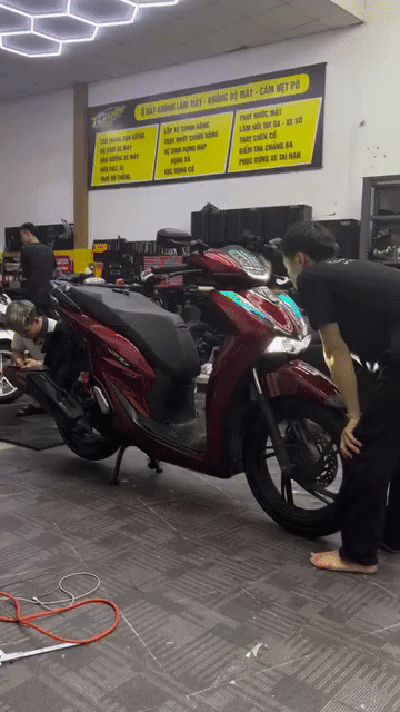 Honda SH150i ABS 2023 Đỏ đen 40.000 km. Mua bán Xe máy tại Huyện Hóc Môn Tp Hồ Chí Minh được đăng bởi Hoàng Duy hình 1