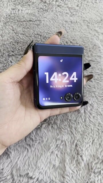 Motorola Razr 60 (2025) 2Sim ram 8/256GB. Màu Xanh. Mua bán Điện thoại tại Quận Bình Tân Tp Hồ Chí Minh được đăng bởi Hoàng Anh hình 1