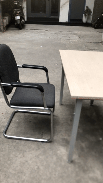 Bộ bàn ghế chân sắt chắc chắn. Mua bán Đồ dùng văn phòng tại Quận Hà Đông Hà Nội được đăng bởi LAN ANH hình 1