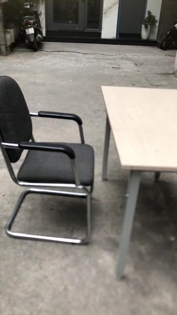 Bộ bàn ghế chân sắt chắc chắn. Mua bán Đồ dùng văn phòng tại Quận Hà Đông Hà Nội được đăng bởi LAN ANH hình 1