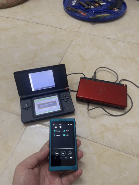 2 bộ máy game nintendo ds lite Sony walkman A35 ok. Mua bán Thiết bị chơi game tại Quận Tân Phú Tp Hồ Chí Minh được đăng bởi Trương Hiệp hình 1