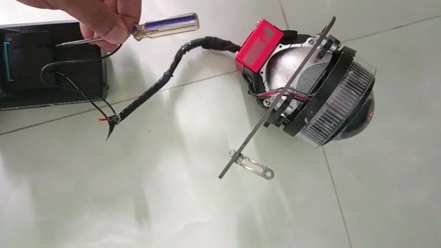 Đèn bi cầu F150 Kim loại Đỏ Bạc. Mua bán Phụ tùng xe tại Quận 12 Tp Hồ Chí Minh được đăng bởi tran tan luc hình 1