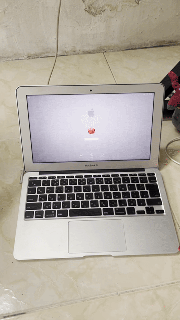 Macbook air 11.6 inch còn đẹp SSD 128g mật khẩu Nh. Mua bán Laptop tại Quận Tân Phú Tp Hồ Chí Minh được đăng bởi Trương Hiệp hình 1