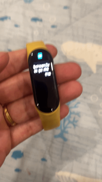 Vòng tay sức khoẻ Mi Band 6 Vàng. Mua bán Thiết bị đeo thông minh tại Thành phố Thủ Đức Tp Hồ Chí Minh được đăng bởi Hoang Nguyen hình 1