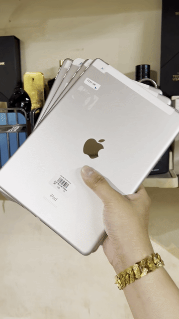 iPad Gen 8 32GB 4G Chiến Game Ngon IOS 26 Siêu Rẻe. Mua bán Máy tính bảng tại Quận 1 Tp Hồ Chí Minh được đăng bởi Lư Quốc Thông hình 1