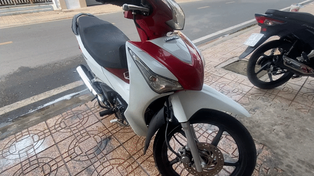 Honda Future 125 Fi 2015 Trắng Đỏ. Mua bán Xe máy tại Huyện Chợ Mới An Giang được đăng bởi Cửa hàng xe gắn máy Minh Thuận hình 1