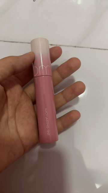 Son tint Romand Juicy Lasting Tint 38 Breeze fig. Mua bán Phụ kiện thời trang khác tại Quận Tân Bình Tp Hồ Chí Minh được đăng bởi Hoàng Ngọc Minh Anh hình 1