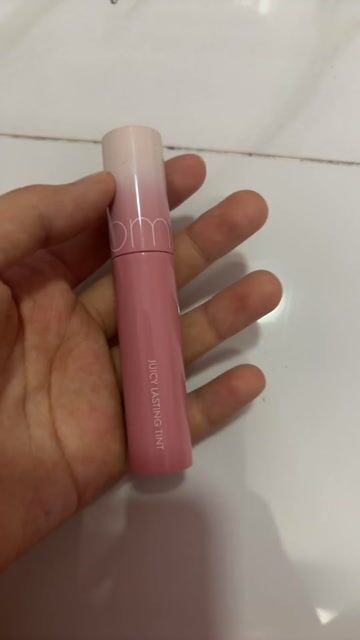 Son tint Romand Juicy Lasting Tint 38 Breeze fig. Mua bán Phụ kiện thời trang khác tại Quận Tân Bình Tp Hồ Chí Minh được đăng bởi Hoàng Ngọc Minh Anh hình 1