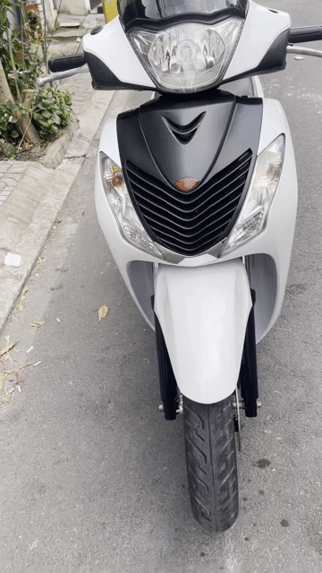 Honda SH 150i 2010 Trắng. Mua bán Xe máy tại Quận 12 Tp Hồ Chí Minh được đăng bởi Bui Van Trung hình 1
