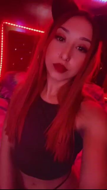 Model - Cristal Kat oil