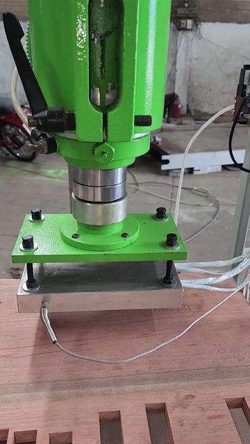 Mặt bàn FlexiSpot Gỗ Nâu nhạt làm việc. Mua bán Bàn ghế tại Thành phố Thuận An Bình Dương được đăng bởi hoàng hình 1
