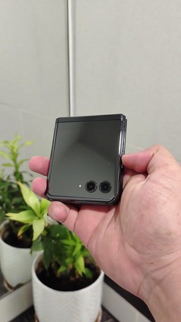Motorola Razr 40 Ultra 256GB Đẹp. Mua bán Điện thoại tại Quận 3 Tp Hồ Chí Minh được đăng bởi Nolan Nguyễn hình 1