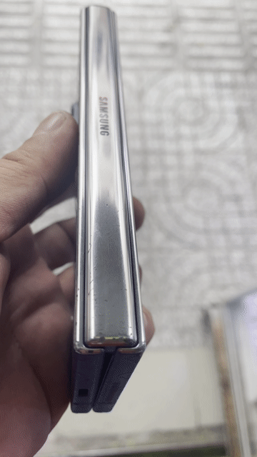 Samsung Galaxy Z Fold 256GB màu xanh. Mua bán Điện thoại tại Quận 11 Tp Hồ Chí Minh được đăng bởi Vinh hình 1