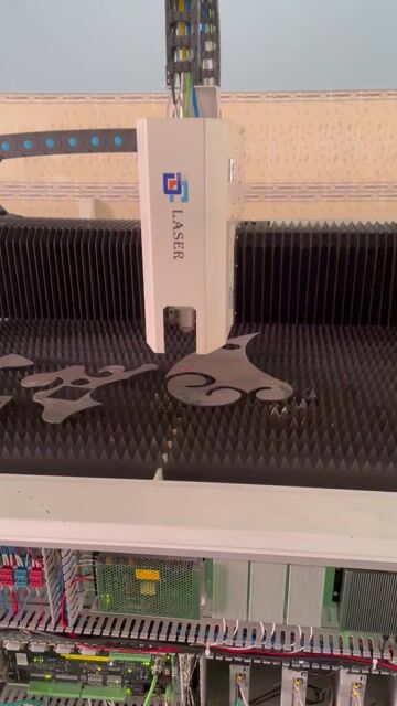 Máy cắt laser 3015 1500w