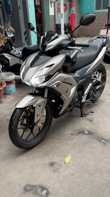 Honda Winner X Bạc V3.zin 100%. Mua bán Xe máy tại Quận 3 Tp Hồ Chí Minh được đăng bởi Phạm thanh Trí  hình 1