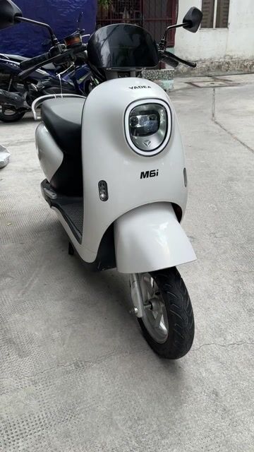 Xe máy điện Yadea M6i Trắng Đã sử dụng. Mua bán Xe máy tại Quận Phú Nhuận Tp Hồ Chí Minh được đăng bởi Phạm thanh Trí  hình 1