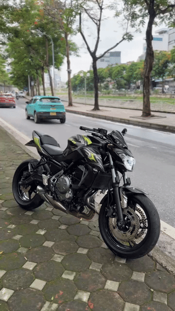 Kawasaki Z650 ABS Đen xanh đẹp mướt nguyên. Mua bán Xe máy tại Quận Cầu Giấy Hà Nội được đăng bởi TONG MOTOR Hà Nội  hình 1