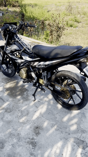 Suzuki Raider màu Đen. Mua bán Xe máy tại Thị xã Duyên Hải Trà Vinh được đăng bởi Chợ ĐT Giá Tốt hình 1