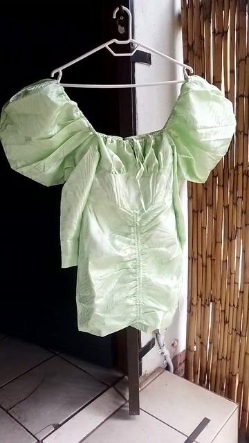 Lime  puffed sleeves dress