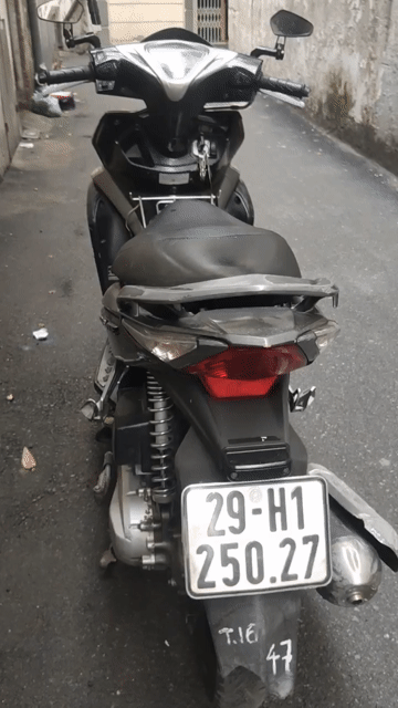 Honda Airblade 2012 Đen 46419 km. Mua bán Xe máy tại Quận Thanh Xuân Hà Nội được đăng bởi Thiên hùng lê hình 1