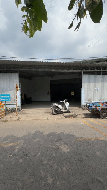 Cho thuê Văn phòng, Mặt bằng kinh doanh Huyện Hóc Môn Tp Hồ Chí Minh diện tích 300 m² giá 17,99 triệu/tháng