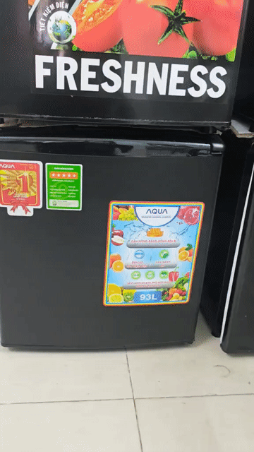 Tủ lạnh Aqua 50 lít Đen. Mua bán Tủ lạnh tại Huyện Hóc Môn Tp Hồ Chí Minh được đăng bởi ĐIỆN LẠNH HẢI DI HÓC MÔN hình 1