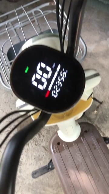 Xe đạp điện Trắng kem. Mua bán Xe điện tại Huyện Phú Tân Cà Mau được đăng bởi Nguyễn thi hình 1