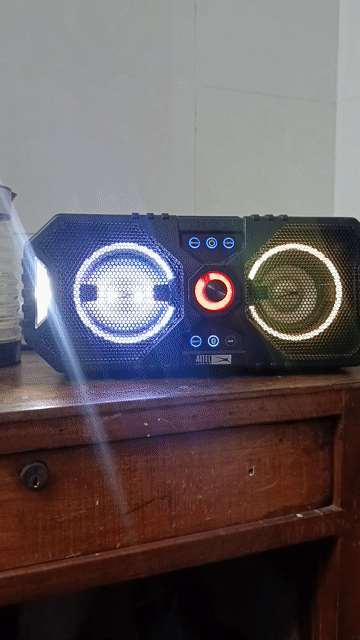 Loa Bluetooth Altec Xpedition màu Đen của Mỹ. Mua bán Tivi, Âm thanh tại Thành phố Huế Thừa Thiên Huế được đăng bởi Ban Nguyen hình 1