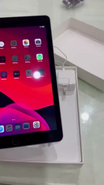 Apple iPad Air 2 16GB Xám. Mua bán Máy tính bảng tại Quận Hà Đông Hà Nội được đăng bởi Quốc Minh hình 1