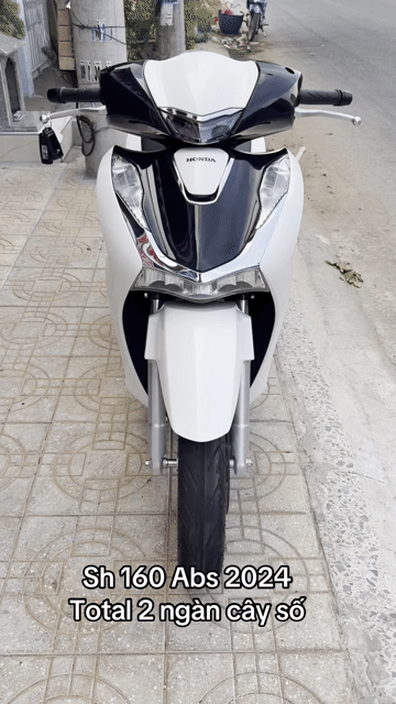Honda SH 160i ABS 2024 Trắng 2000 km. Mua bán Xe máy tại Huyện Chợ Mới An Giang được đăng bởi Nguyễn Duy Khang hình 1