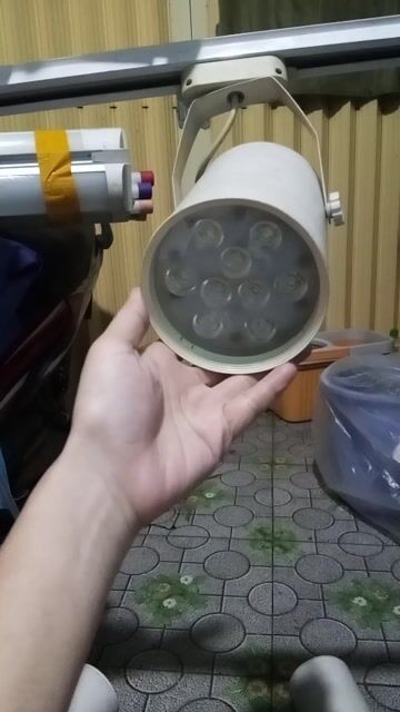 Đèn rọi LED. Mua bán Đèn tại Quận 12 Tp Hồ Chí Minh được đăng bởi Tuyền hình 1