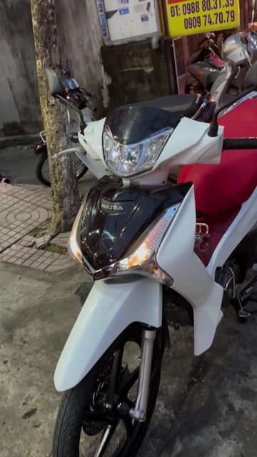 Honda Future Lead 2022 Trắng đỏ Đã sử dụng. Mua bán Xe máy tại Thành phố Dĩ An Bình Dương được đăng bởi CHị Hà hình 1