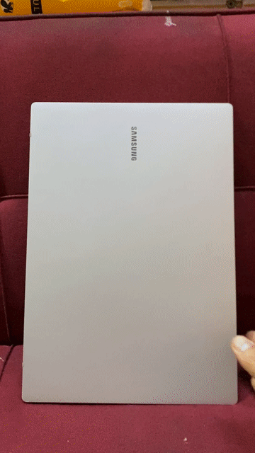 Laptop Samsung 8 nhân/Ram4/SSD120 siêu mỏng. Mua bán Laptop tại Quận Bình Tân Tp Hồ Chí Minh được đăng bởi Hàng Thanh Lý Giá Rẻ hình 1