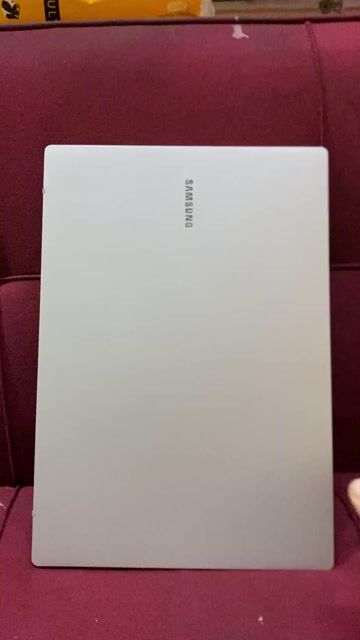 Laptop Samsung 8 nhân/Ram4/SSD120 siêu mỏng. Mua bán Laptop tại Quận Bình Tân Tp Hồ Chí Minh được đăng bởi Hàng Thanh Lý Giá Rẻ hình 1