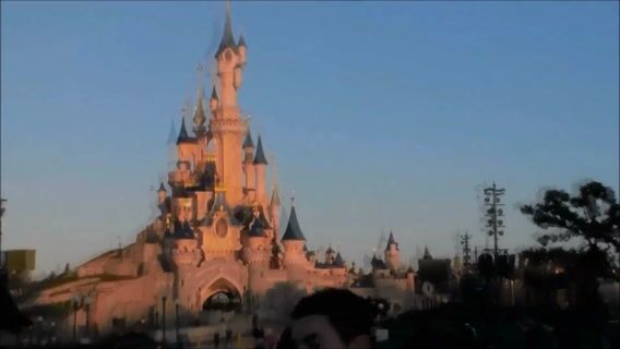 Objectif lune: le système de lancement de Space Mountain.