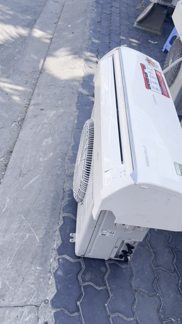 Máy lạnh Sharp Trắng. Mua bán Máy lạnh, điều hoà tại Quận 7 Tp Hồ Chí Minh được đăng bởi thanh luyến hình 1