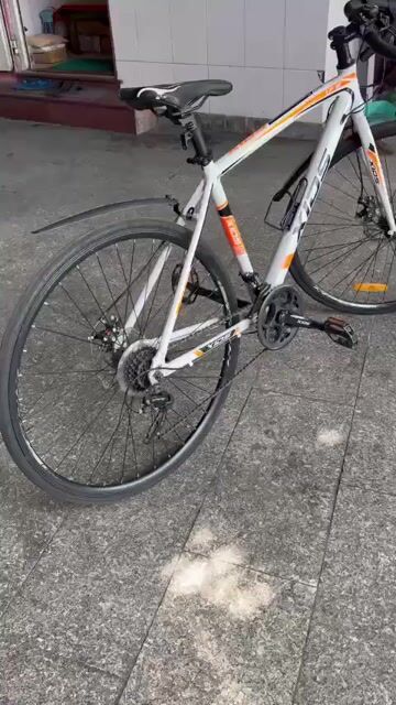 Xe đạp đua XIDS khung nhôm 700c Trắng cam. Mua bán Xe đạp tại Thành phố Thủ Đức Tp Hồ Chí Minh được đăng bởi MUA BÁN TRAO ĐỔI XE ĐẠP MỚI CŨ hình 1