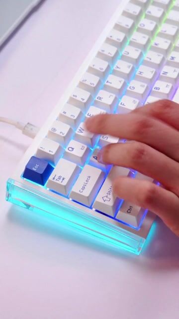 Bàn phím cơ DAREU COOL68 Trắng Rapid Trigger. Mua bán Phụ kiện (Màn hình, Chuột...) tại Quận Tân Phú Tp Hồ Chí Minh được đăng bởi Huy hình 1