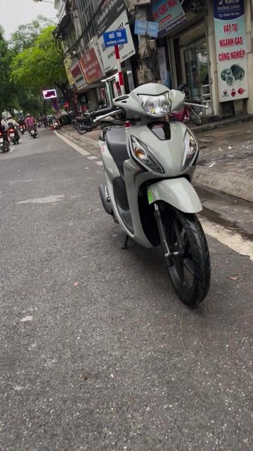 VISION BẢN CÁ TÍNH SPORT SIÊU LƯỚT. Mua bán Xe máy tại Quận Đống Đa Hà Nội được đăng bởi Hà hình 1