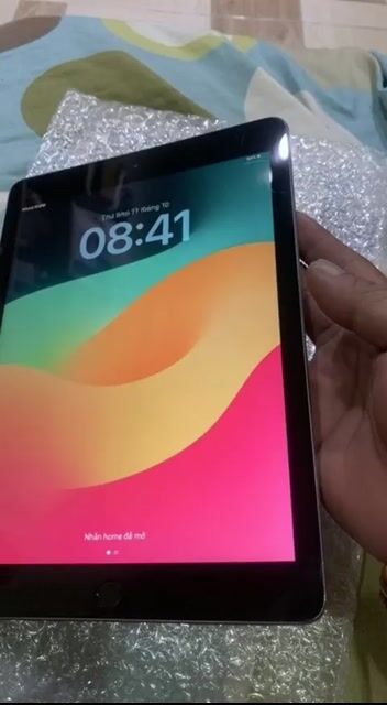 ipad gen6. Mua bán Máy tính bảng tại Huyện Bình Chánh Tp Hồ Chí Minh được đăng bởi kiều tâm hùng hình 1