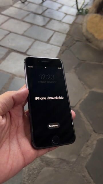 Apple iPhone 8 Đen Lỗi Unavailable, ngoại hình đẹp. Mua bán Điện thoại tại Quận Sơn Trà Đà Nẵng được đăng bởi Pham Dinh Hien hình 1