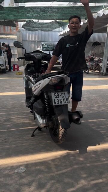 Honda Airblade 125 Fi màu trắng xám đời 2013 bstp. Mua bán Xe máy tại Quận Tân Phú Tp Hồ Chí Minh được đăng bởi Thịnh hình 1