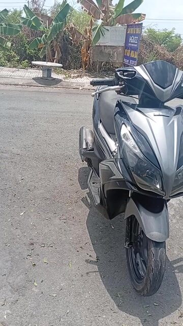 Honda Air Blade Fi 2015 Xám chính chủ. Mua bán Xe máy tại Huyện Đức Hòa Long An được đăng bởi Thạch Pos House hình 1