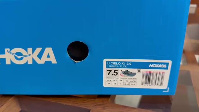 [Hoka nữ] - Cielo X1 2.0 - fullbox - độ mới 9,5/10. Mua bán Giày dép tại Quận 7 Tp Hồ Chí Minh được đăng bởi Văn Thành hình 1