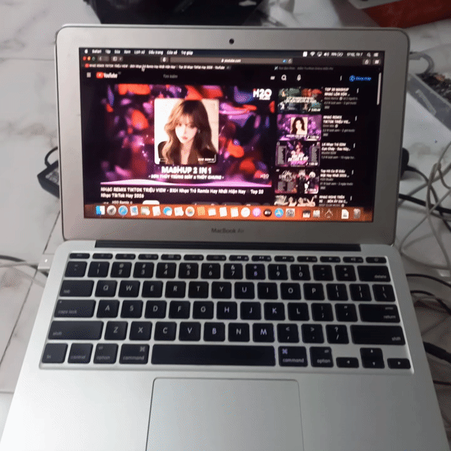 Apple MacBook Air 11 i7 8GB/256GB Bạc. Mua bán Laptop tại Huyện Nhà Bè Tp Hồ Chí Minh được đăng bởi nguyên văn năm  hình 1