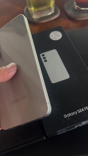 Samsung Galaxy S24 FE Việt Nam + Box theo máy. Mua bán Điện thoại tại Huyện Bình Chánh Tp Hồ Chí Minh được đăng bởi Lee Bi My hình 1